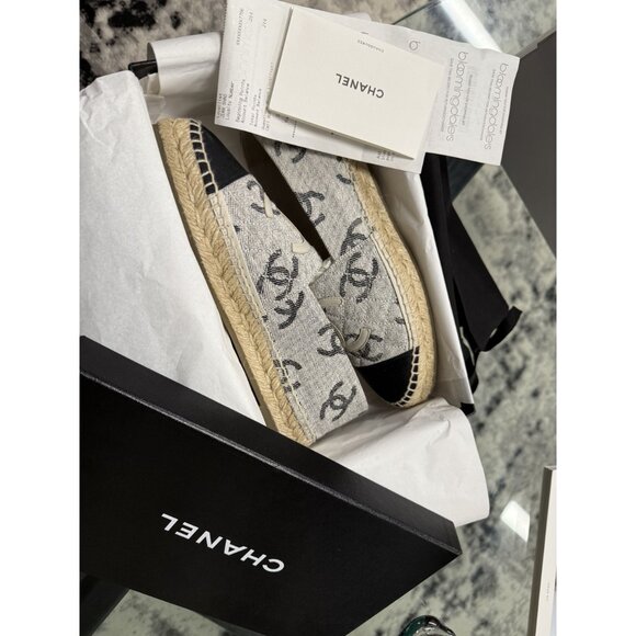 Chanel Espadrille Flats Canvas & Leather CC Logo Design Black/Gray - Picture 3 of 12